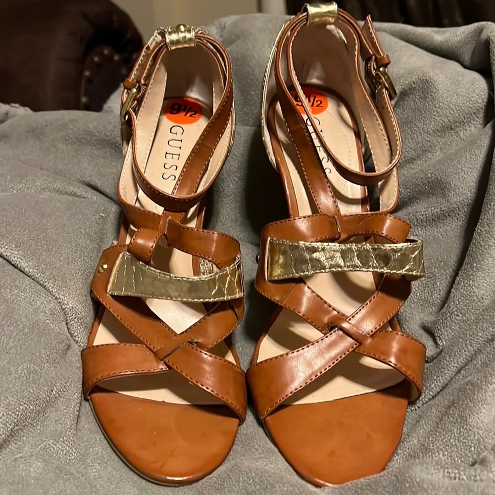 Guess Heel